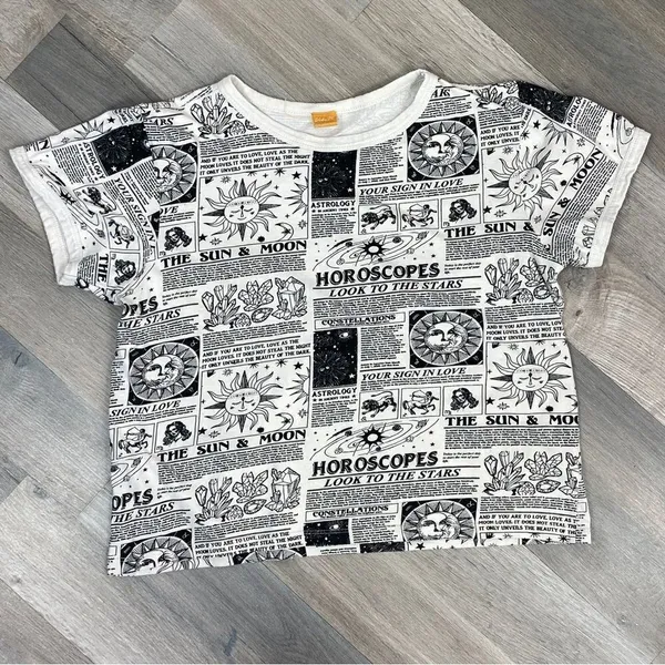 Vibe N Astrology Horoscope Crop Tee Shirt‎ Cream Black Medium - Image 11