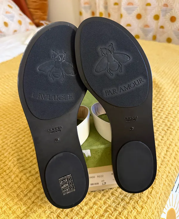 Gucci GG White & Black Thong Flip Flop Sandals - Image 5