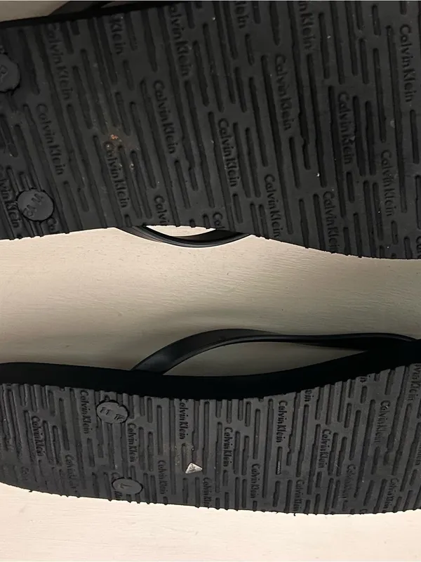Calvin Klein Black and White Logo Strap Flip Flop Sandals 11-12 - Image 3