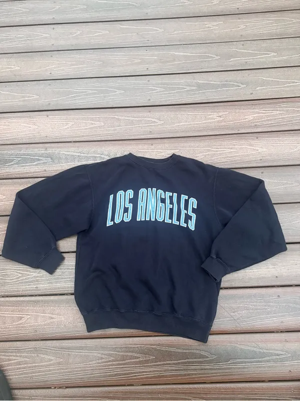 Brandy Melville Navy Crewneck with Light Blue 'LOS ANGELES' sweater - Image 8