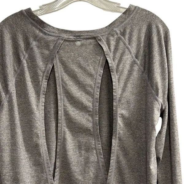 Yogalicious Women's Gray Long‎ Sleeve Top Open Back Thumb Holes Size M - Image 12