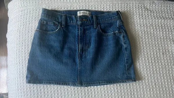 Abercrombie Mid Rise Denim Skirt - Image 4