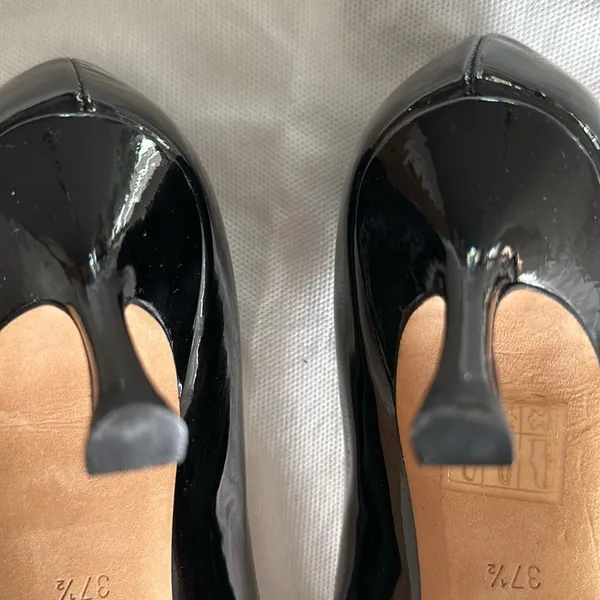 JIMMY CHOO patent Leather kitten heels - Image 7