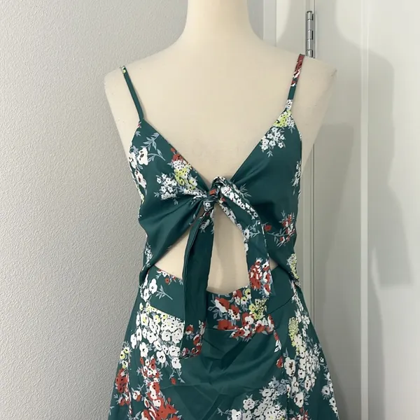 Medium Green, White Floral Tie Front Faux Wrap Midi Dress - Image 4