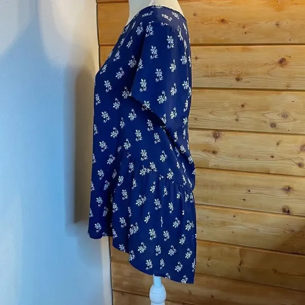 Pleione short sleeve flowing flower print shirt. Size XS. - Image 2