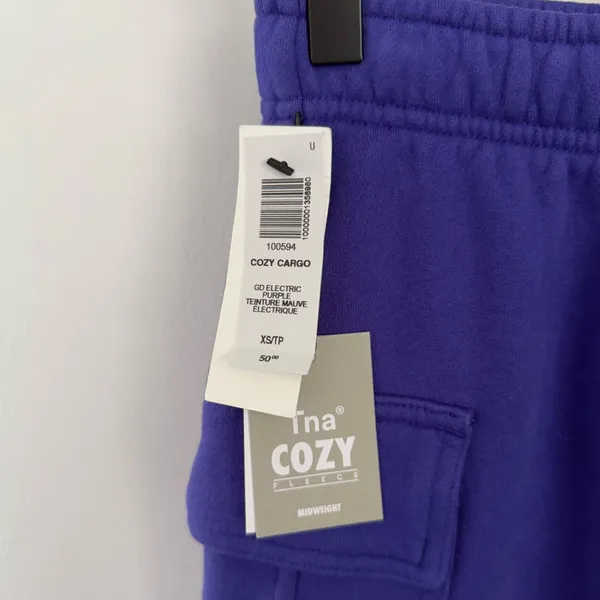 Aritzia TNA XS NEW Cozy Fleece Cargo Shorts Electric Purple Comfy Lounge - Image 3