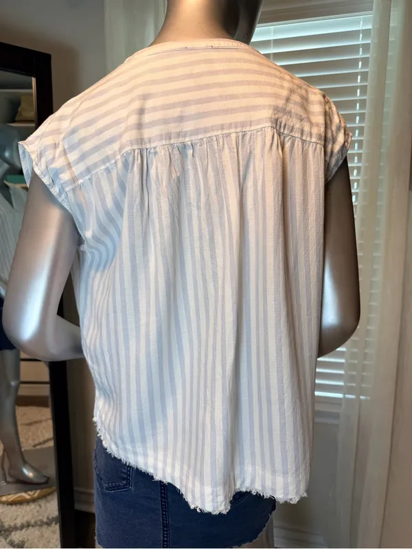 Splendid Linen Blend Striped V-Neck Cap Sleeve Blouse Blue White Medium Coastal - Image 4