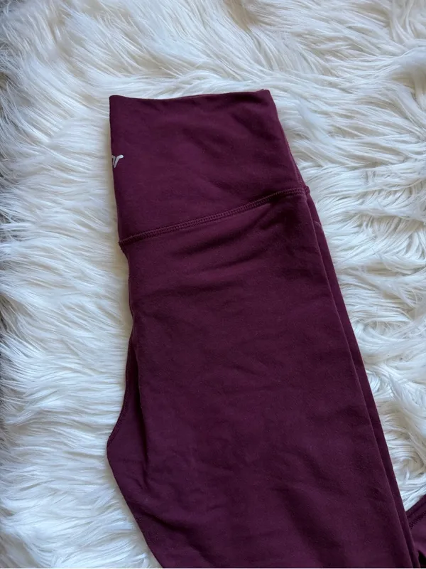 Old Navy Powerchill leggings - Image 3