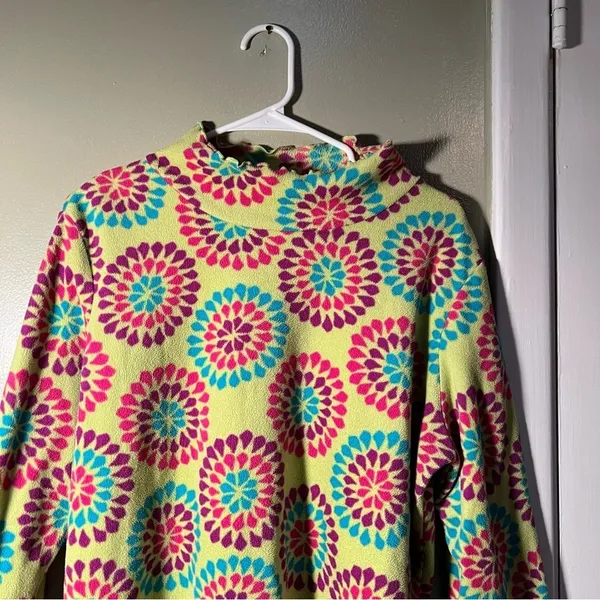 Hanna Andersson Women's Size Large Mock Neck‎ Fleece Sweatshirt Lime Green Geo - Image 2
