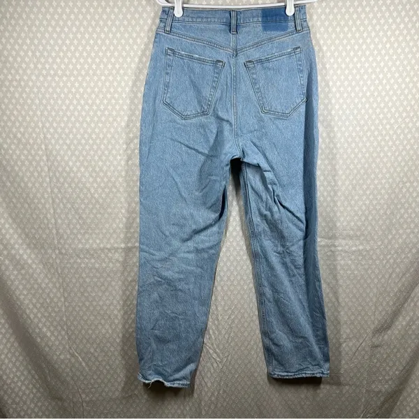 Abercrombie & Fitch Light Wash Curve‎ Love The 90s Straight High Rise Jeans - Image 4
