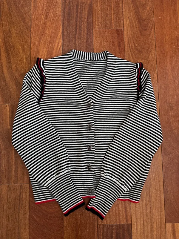 Sweater / Cardigan Size M - Image 9