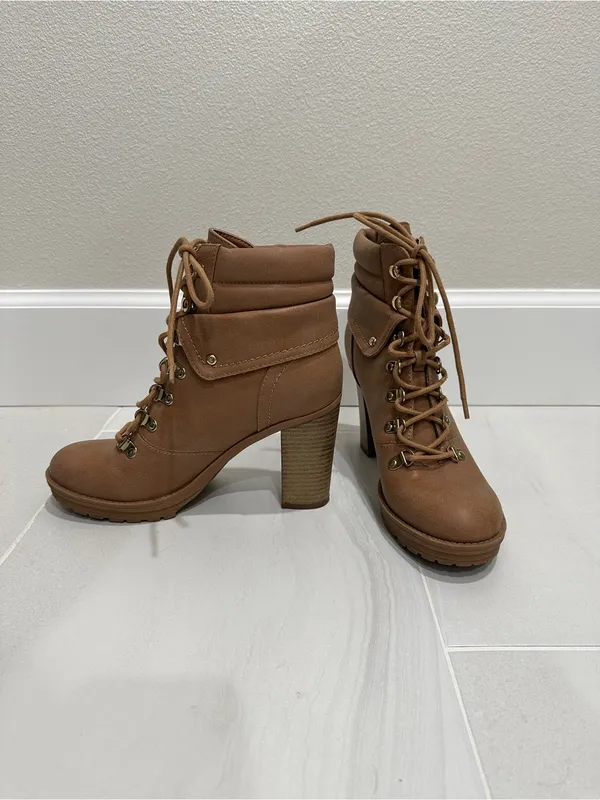 GUESS Brown Lace-Up Heeled Ankle Boots Genja - Image 4