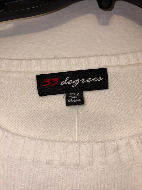 33 Degrees White Love Heart Chenille Script Sweater XXL NWOT - Image 4