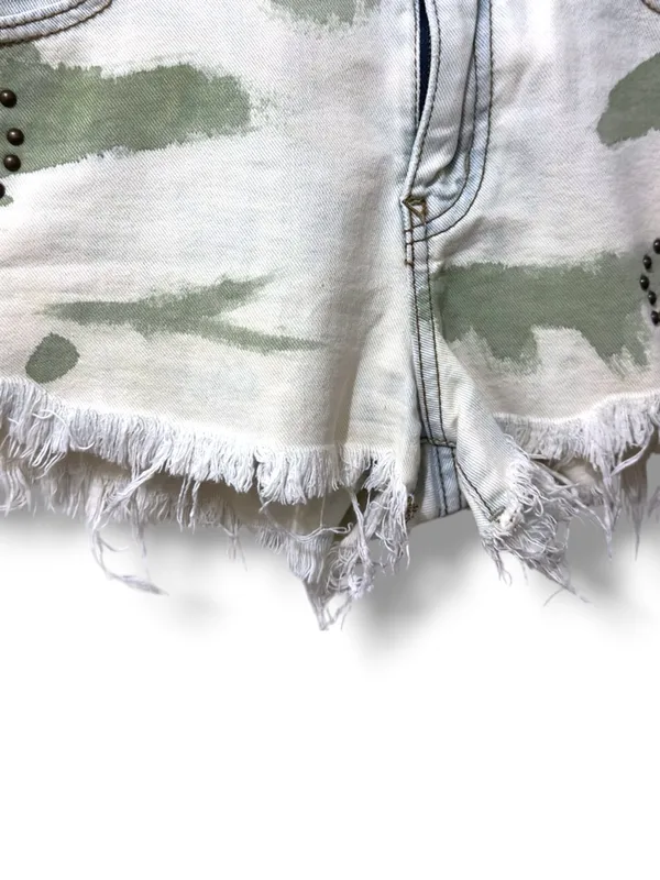 Free People |EUC 100% Cotton Boho Olive Camo Studded Distressed Denim Shorts (27 - Image 8