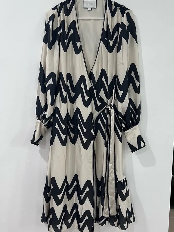ALEXIS Abstract Wrap Dress XS | European Resort | Mod Minimalist | Vacation Chic - Image 3