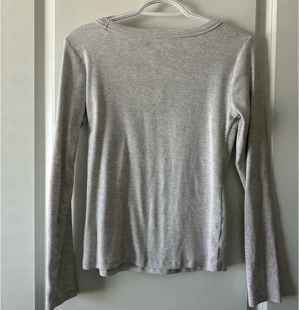 Old Navy Scoop Neck Long Sleeve - Image 3