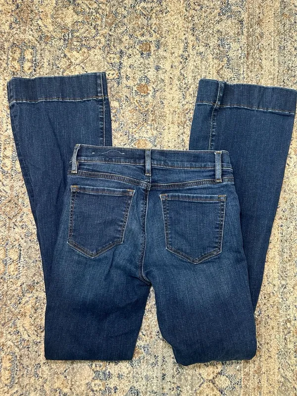 Ann Taylor LOFT Dark Wash Flare Jeans Size 25 - Image 4