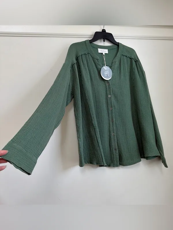 in february Sage Mineral Wash Cotton Gauze Raw Seam Button Down Top Size M NWT - Image 2