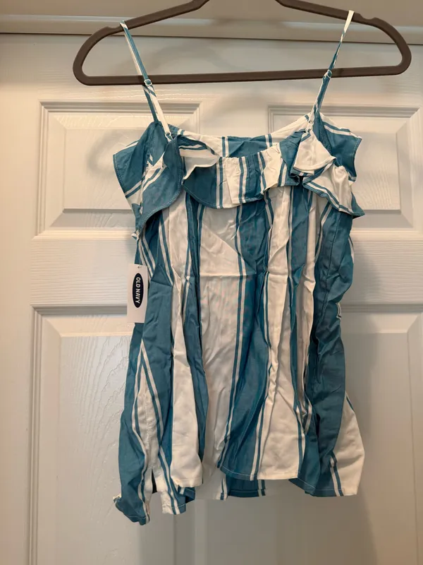 Old Navy Blue and White Striped Tank Top - Image 2