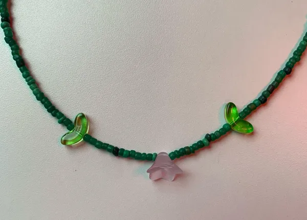 Beaded Flower Necklace Handmade - Image 2