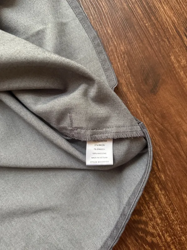 FIGS Women’s Graphite Gray Rafaela Oversized Scrub Top - Size S Nursecore - Image 4