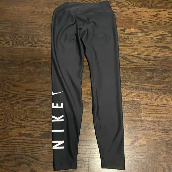 Nike Dri-Fit black leggings xs excellent - Image 3