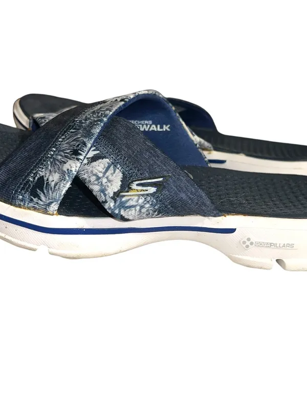 Skechers blue and white flower design gogamat sandals. Great pre loved conditio. - Image 8