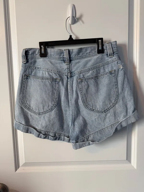 We The Free Denim Shorts Size 29 - Image 2