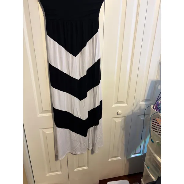 Design History Maxi Dress Women's Strapless Chevron Stripe Black‎ White Size M - Image 2