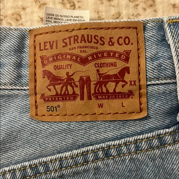 Levi’s cutoff jeans - Image 4