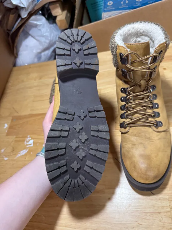 Winter boots Brown Size 9.5 - Image 3