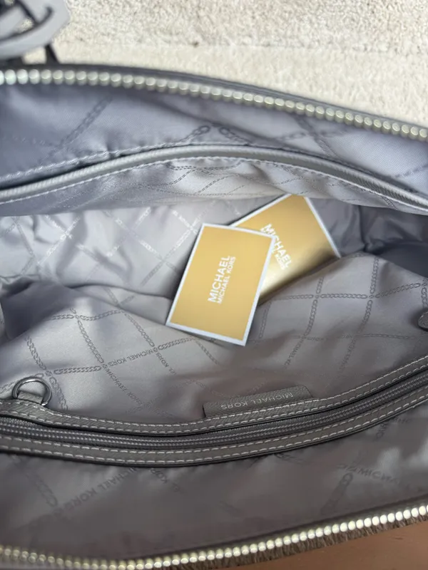 Michael Kors Charlotte Signature Leather Large Top Zip Tote (Pearl Gray) - Image 4