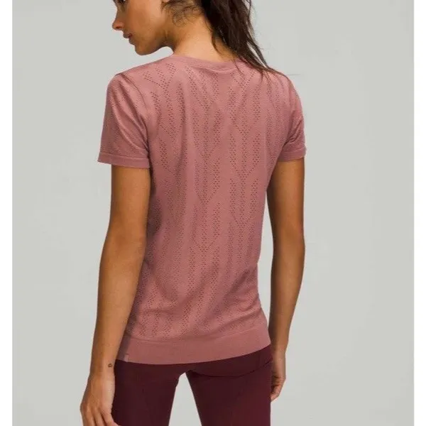 Lululemon Swiftly Breathe Short Sleeve Silverescent Size 6 - Image 3