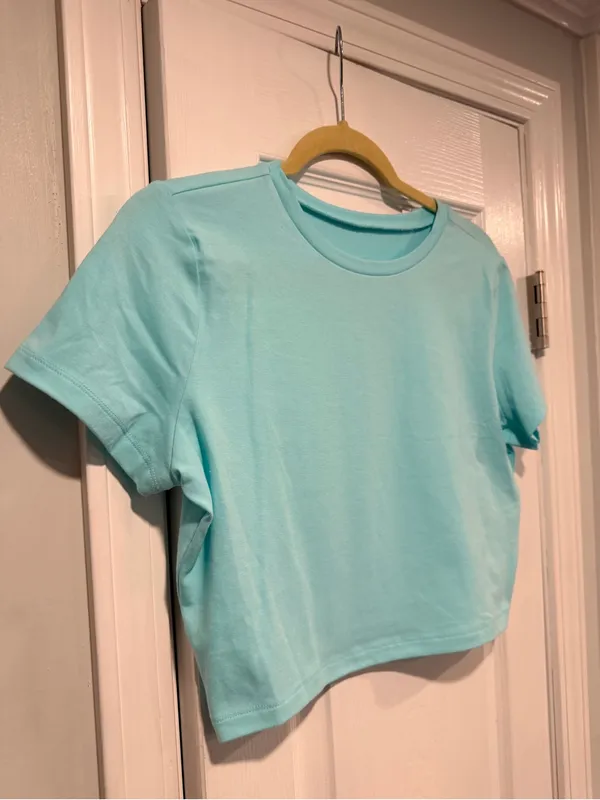 NWT Wild Fable Size XXL Aqua Blue Cropped Baby Tee Short Sleeve Crew Neck - Image 4