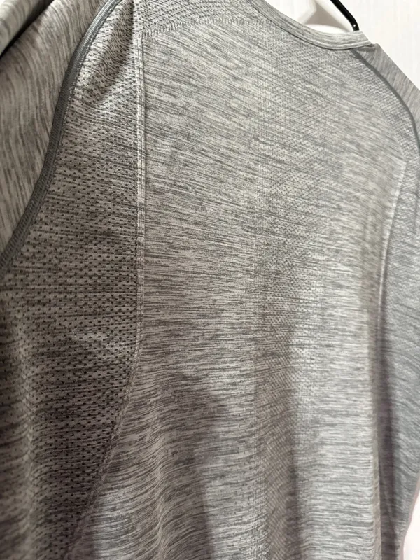 Lululemon Men’s Vent Metal Tech Henley 2.0 Grey - Image 6