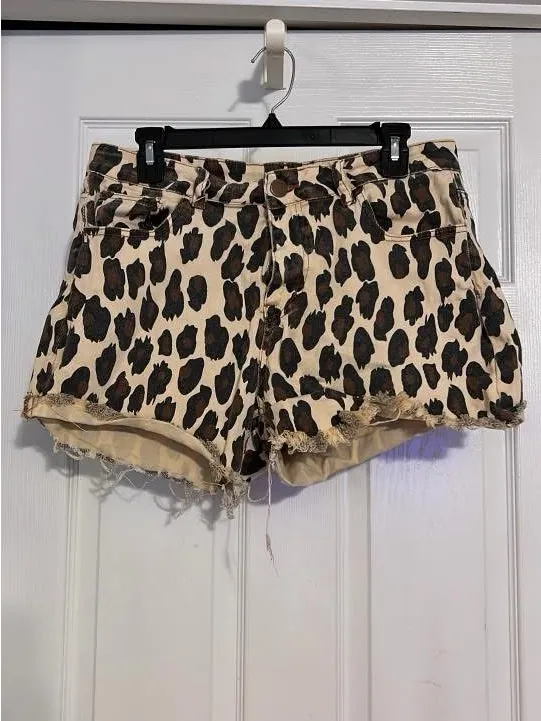 Leopard Print Frayed Denim Shorts - Beige/Black - Image 2