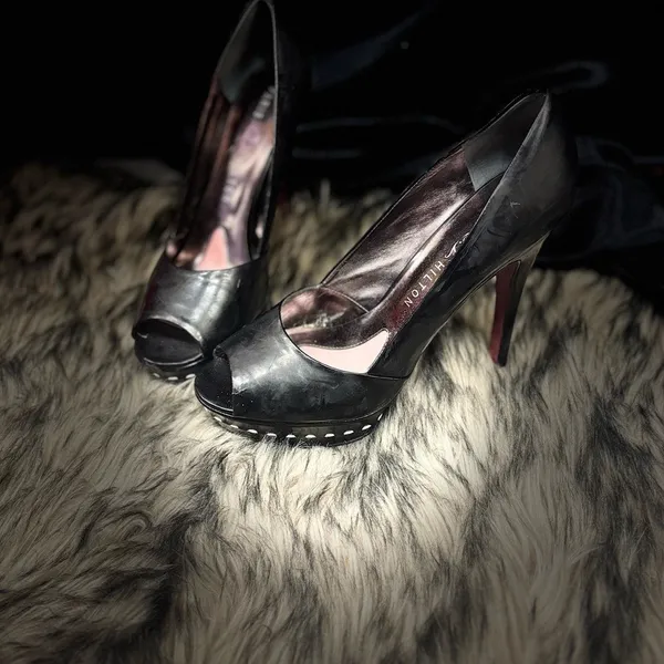Paris Hilton Black Patent Peep Toe Platform Pumps Pink‎ Bottom Heels Size 8.5M - Image 8