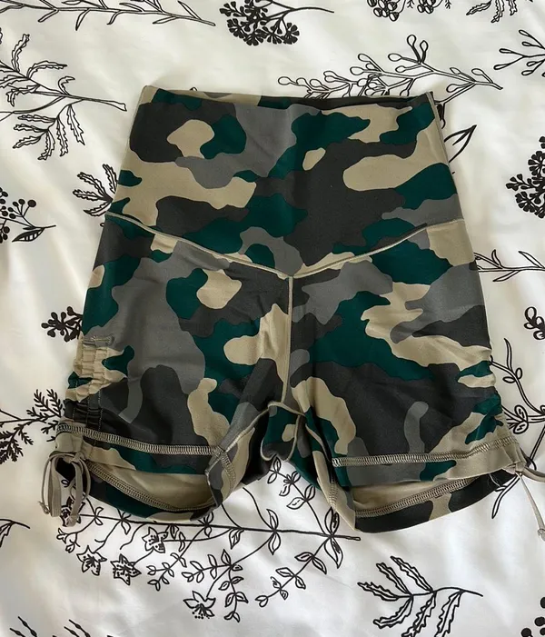 Camo Aerie Biker Shorts - Image 3
