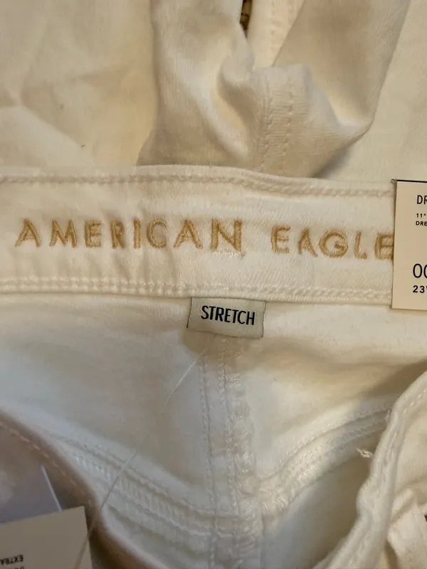 American Eagle Dreamy Drape 11” Jort White High Rise NWT 000 23W Coastal - Image 7