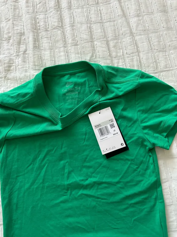 Nike Green T-Shirt - Image 5