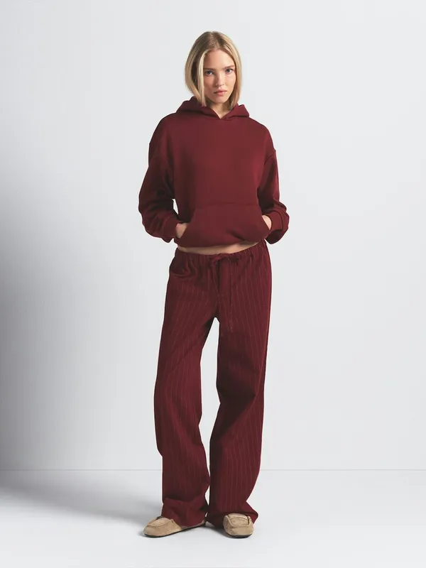 Skims (Gar) Cotton Fleece Classic Pullover Hoodie (8365) | Merlot | Size Medium - Image 2