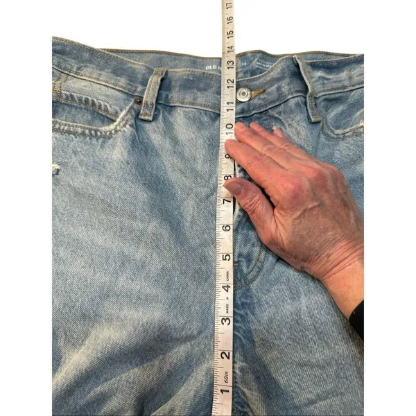 Old Navy Womans Sky High Straight distressed, Button fly -cut off jeans Sz 14 - Image 7