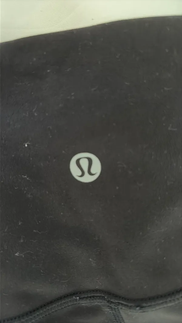 Lululemon High-Rise Shorts 6" - Image 3