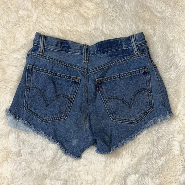 Vintage 560 Comfort Fit Levis Cut Off Denim Shorts - Image 2