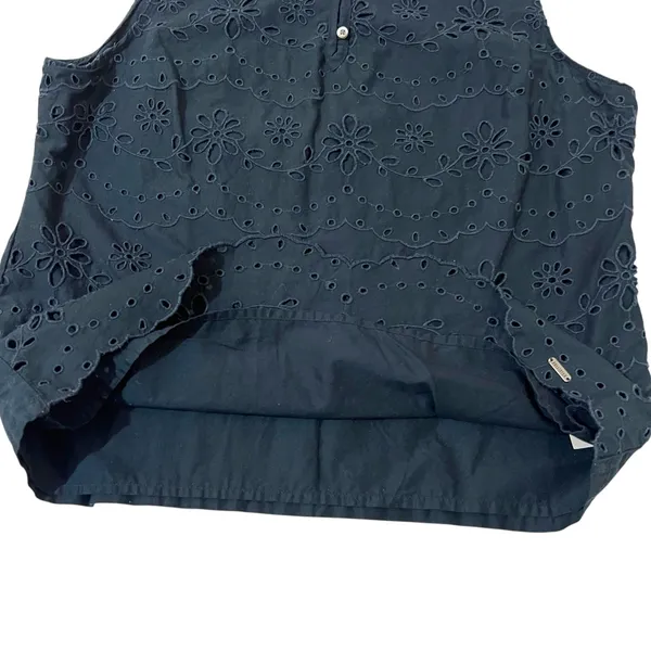 Hollister (L) Cotton Flower Cut Out Embroidered Overlay Sleeveless Top Blouse - Image 9
