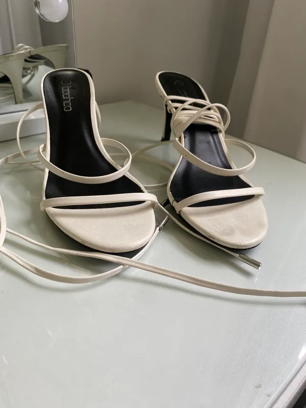 Boohoo White Wrap Heels - Image 5