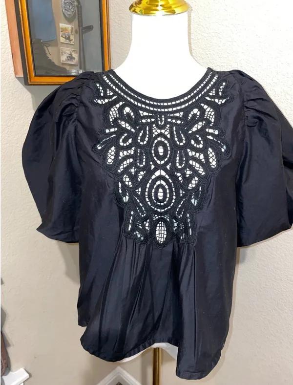 Size XS Free People puffy sleeve cropped top - Image 2