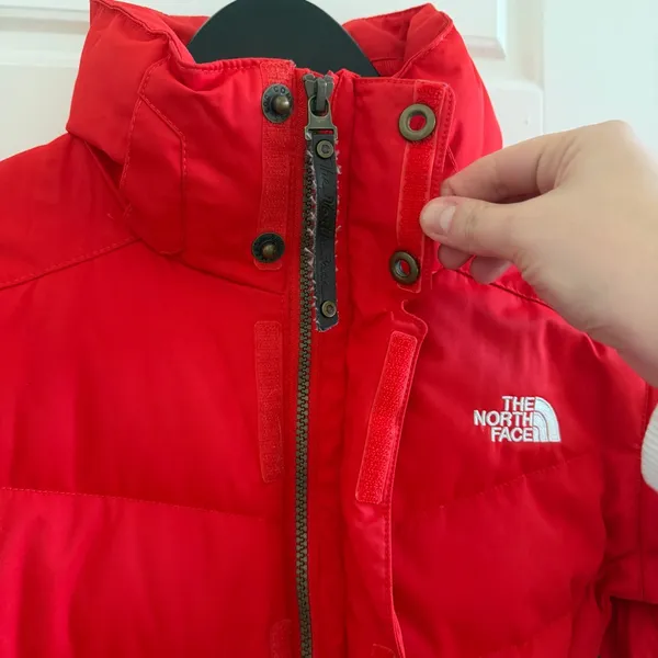 The North Face Women’s Bright Red Puffer Ski Coat - Image 8