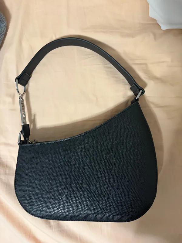 Guess Shoulder Bag Black - Image 2