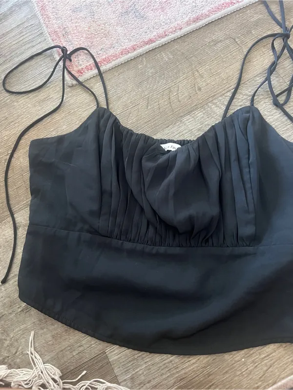 Abercrombie Black Tie-Shoulder Ruched Crop Top - Image 6
